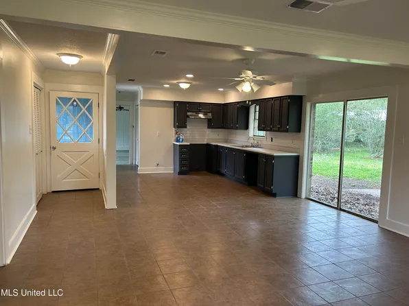 115 Canary Cv, Greenwood, MS 38930