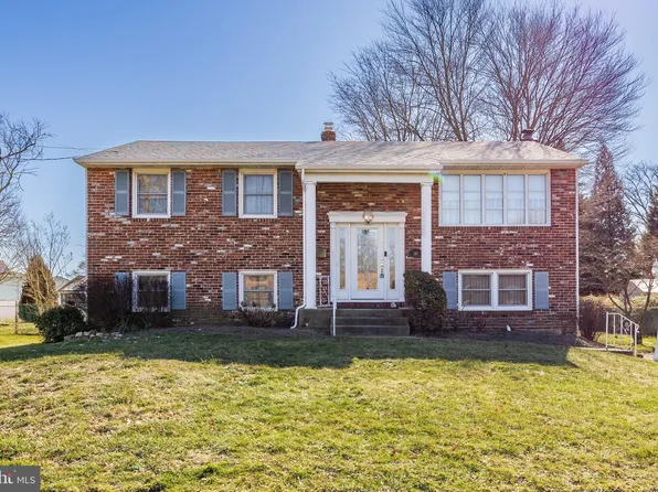 116 Schoolhouse Ln, Mount Laurel, NJ 08054