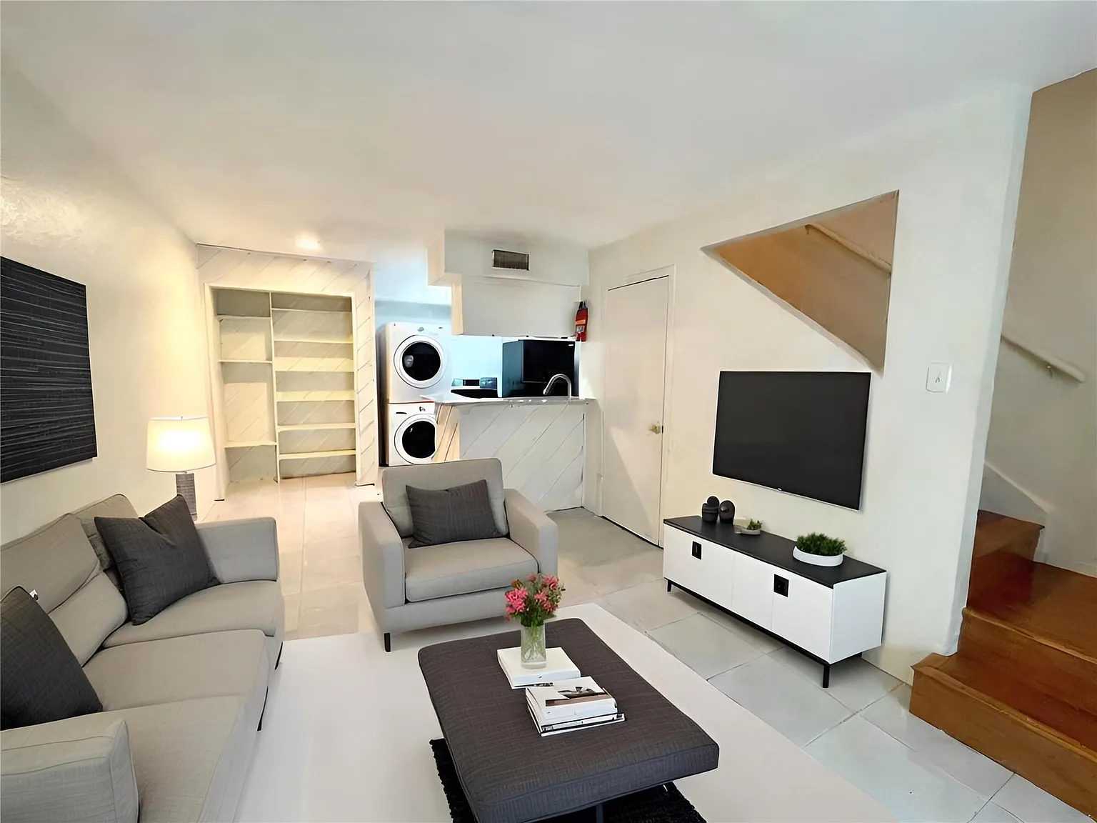 1 bed, 1.0 bath, 780 sqft, $1,000 — Photo 2