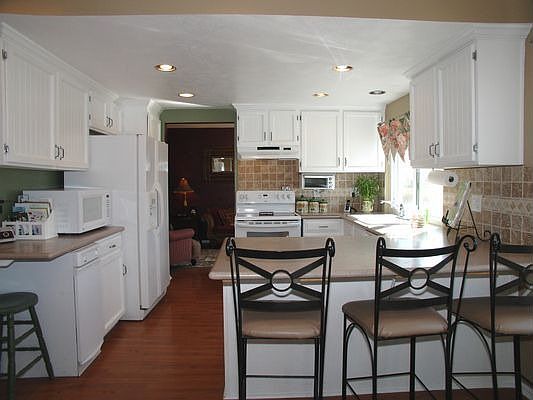Updated Kitchen w/ Corian