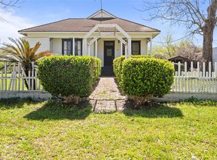 608 Miller St, Anahuac, TX 77514