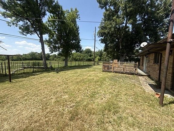 3rd image of 602 Nest Ln