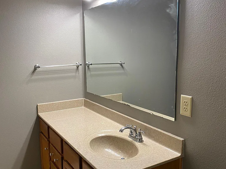 633 Fireside Dr — Photo 38
