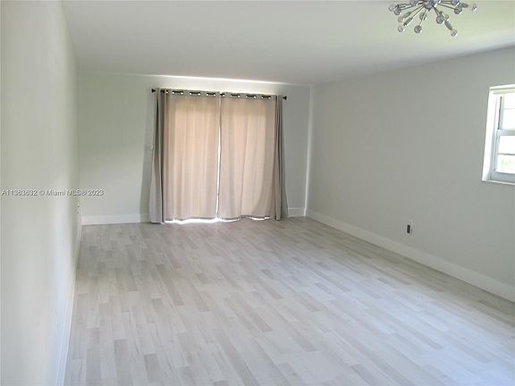 2nd image of 1428 Euclid Ave APT 301