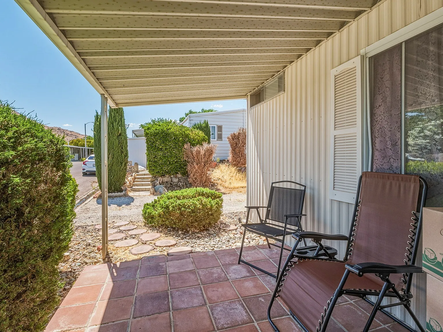 2 bed, 800 sqft, $1,300 — Photo 1
