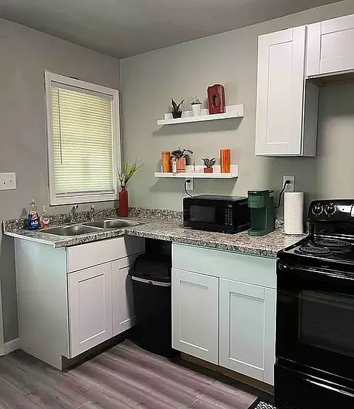 1216 W Horah St #A — Photo 12