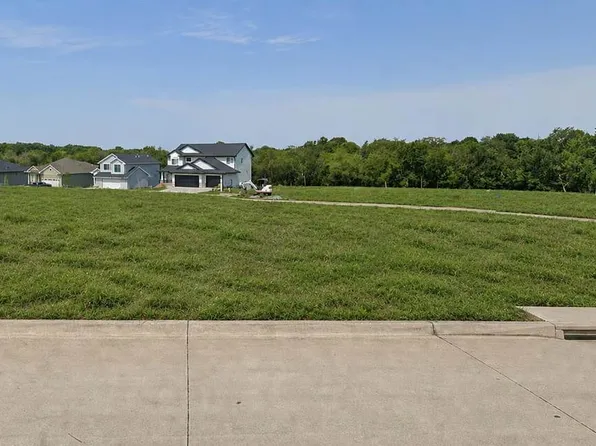 3954 Winnsboro Dr, Iowa City, IA 52245