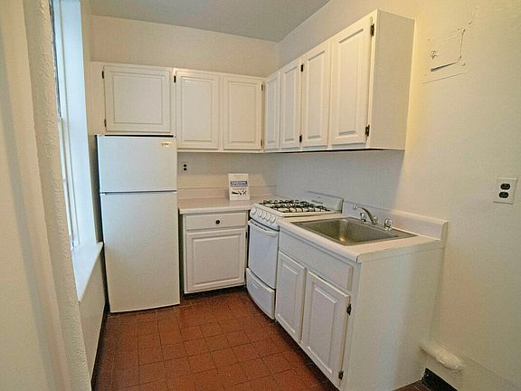 3rd image of 316 E 84th St APT 3R