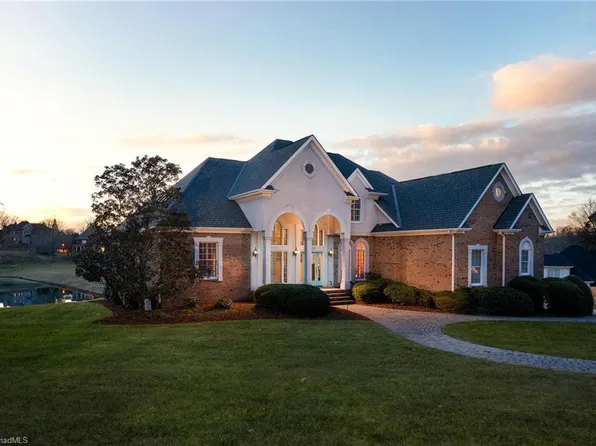 2827 Brennen Ln, High Point, NC 27262
