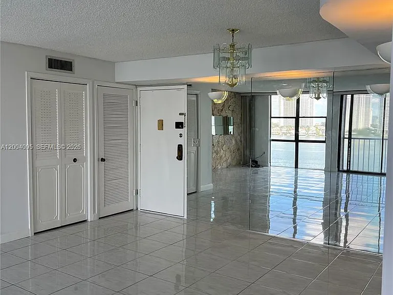17500 N Bay Rd #S907 — Photo 10