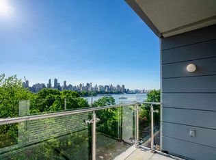 31-43 Vernon Blvd #406, Astoria, NY 11106