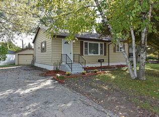 2711 Iroquois Rd, Waukegan, IL 60087