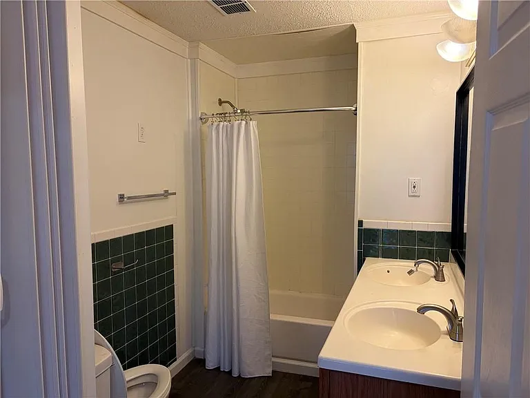60 Cypress St — Photo 13