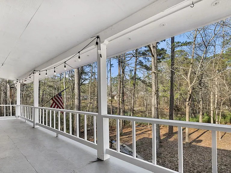 1121 Victoria Dr — Photo 28