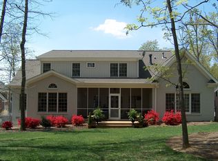 203 Shadowbrooke Ct, Simpsonville, SC 29681
