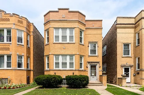 5246 W School St #1 Photo 1