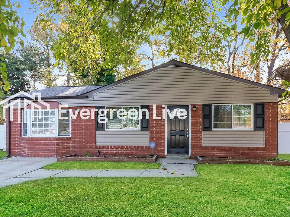 3121 Aaron Dr