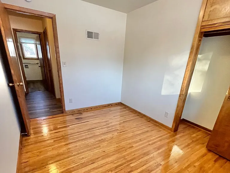 4909 E Linden Ln — Photo 13