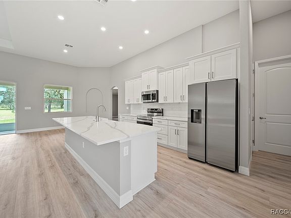 5th image of 53 Woodfield Cir