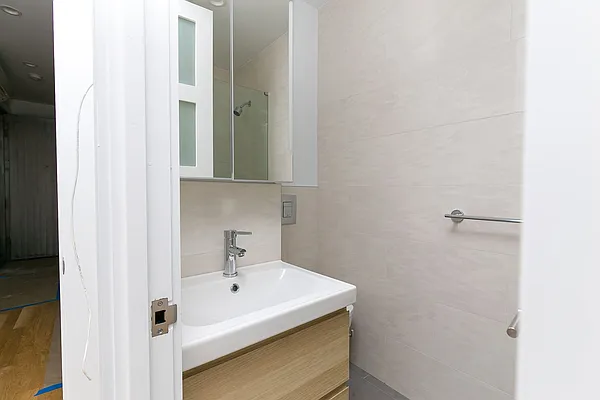 Rented by Nooklyn NYC LLC | media 12