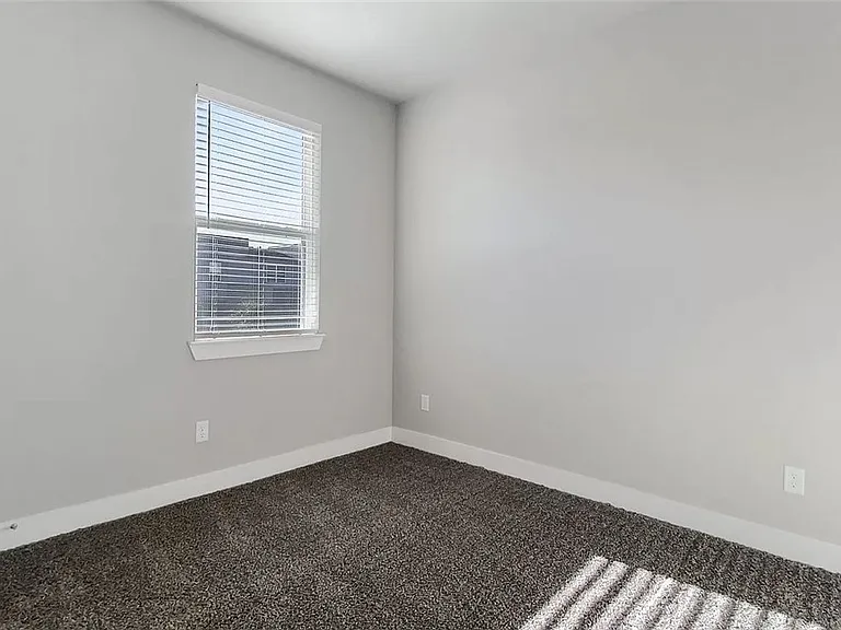 3920 Yukon Ln — Photo 8