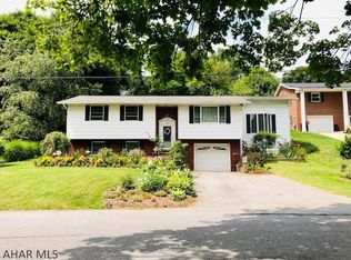 128 Wordsworth Ave, Altoona, PA 16602