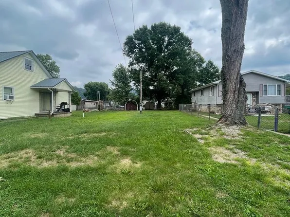 710 Magnolia Avenue, Moundsville, WV 26041