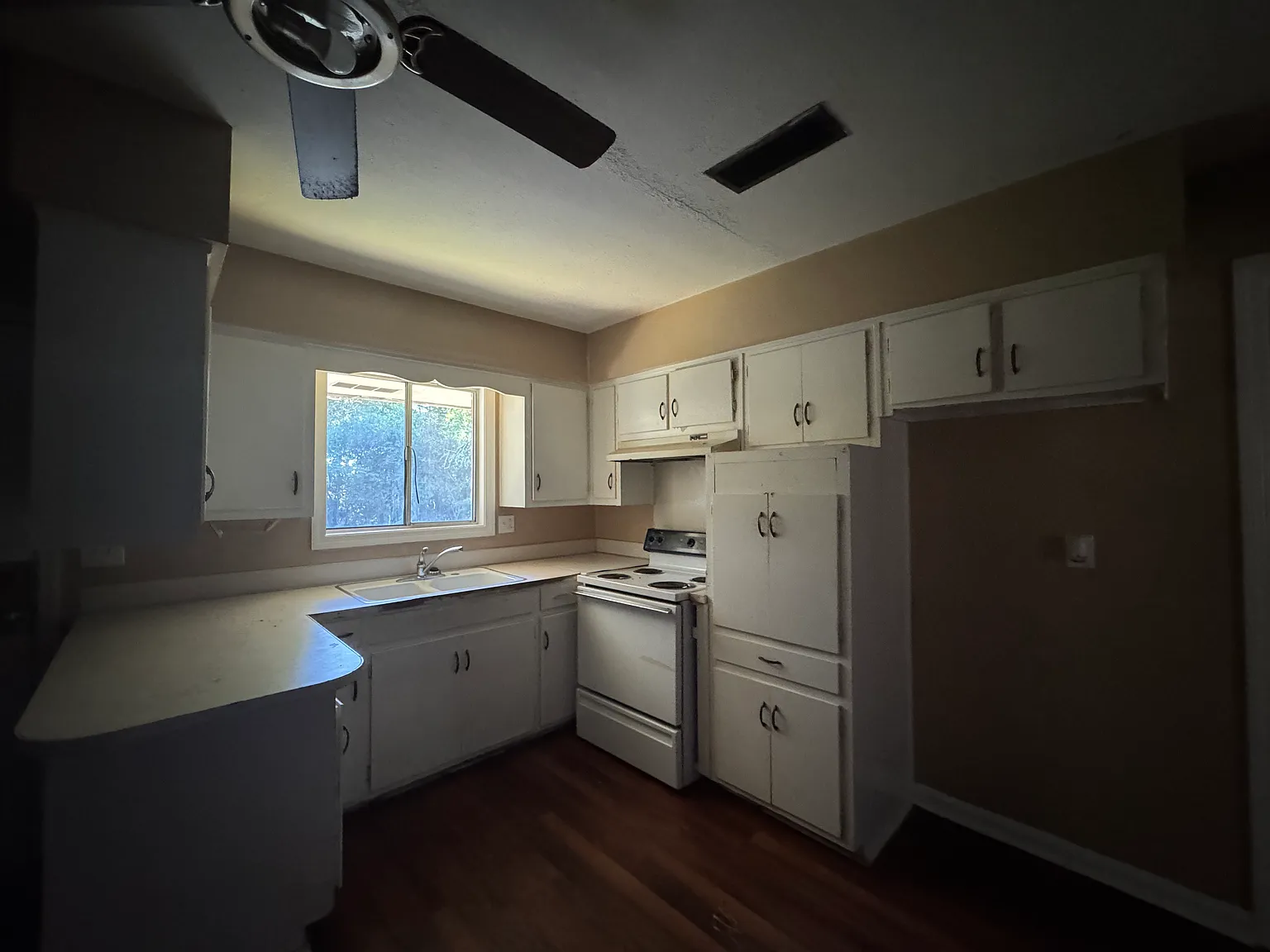 2 bed, 1920 sqft, $750 — Photo 3