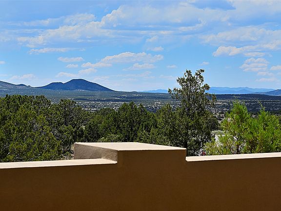 4th image of 106 Paseo Aragon