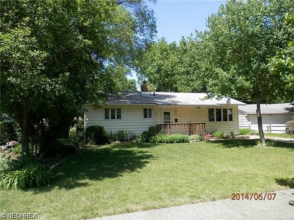 4th image of 372 Fairwood Cir