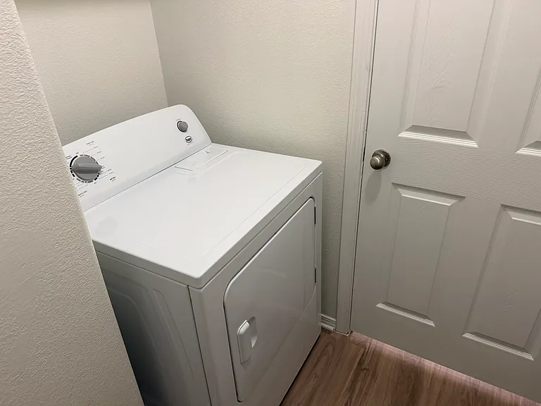 1600 Bradley Ct — Photo 11