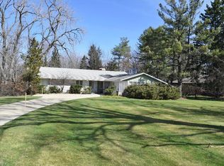 29649 S Woodland Rd, Pepper Pike, OH 44124