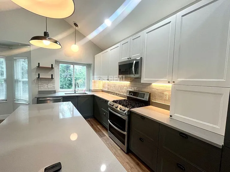 2675 Landsdown Pl — Photo 5
