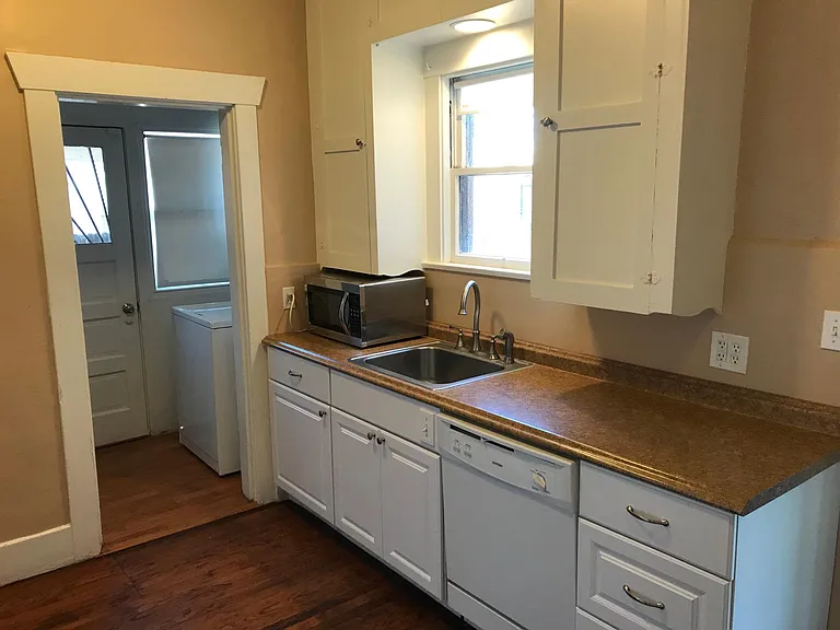 1338 N Euclid Ave — Photo 14