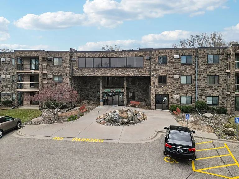 Park Place Apartments in Burnsville — Photo 32