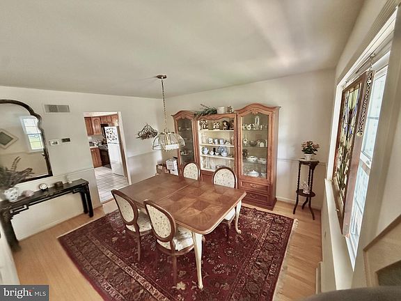3rd image of 2420 Exton Rd