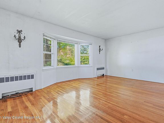 5th image of 2 Cedar Lane