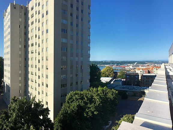 4th image of 220 Tacoma Ave S