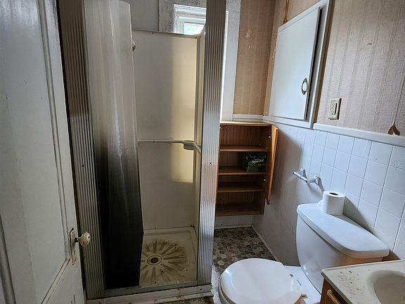 2nd image of 109 High St APT 2