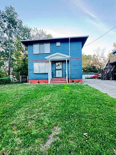 3262 E 130th St #2 Photo 1