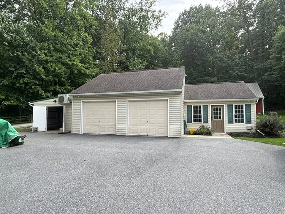 750 Homestead Ln