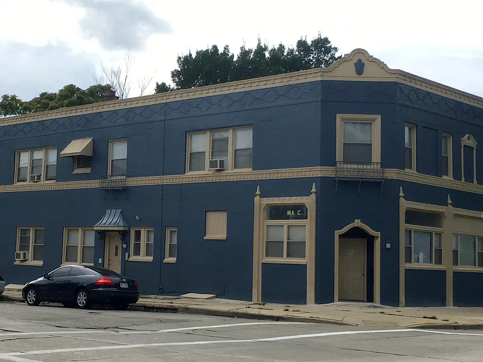 2401 W Mitchell St #2