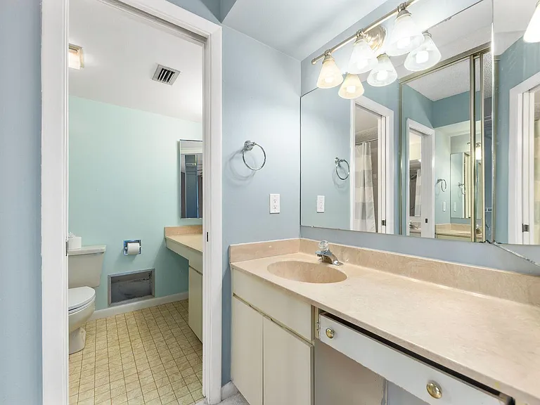 3648 Victoria Dr — Photo 4