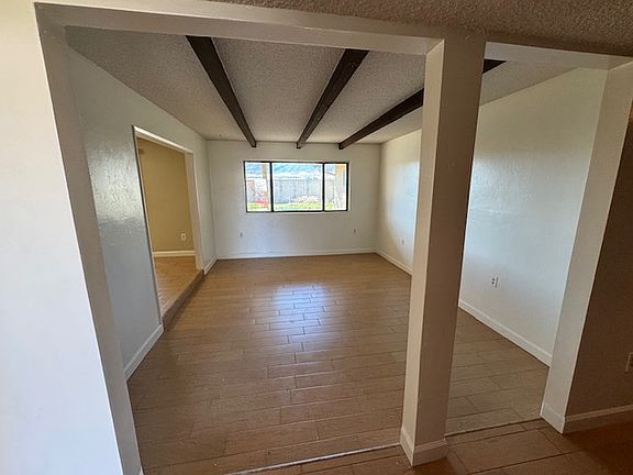 3rd image of 526 Jacobsen Ct