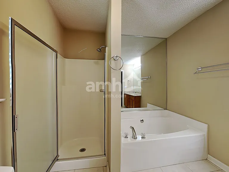 5160 Windsbury Ridge Rd — Photo 11