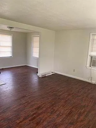 212 Houston St — Photo 18