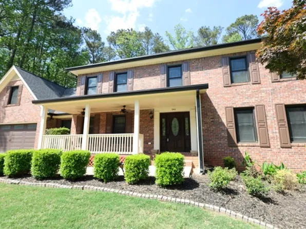 342 Regent Ct SW, Lilburn, GA 30047