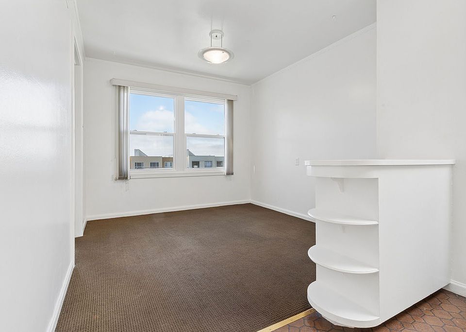1st image of 87 Iris Ave
