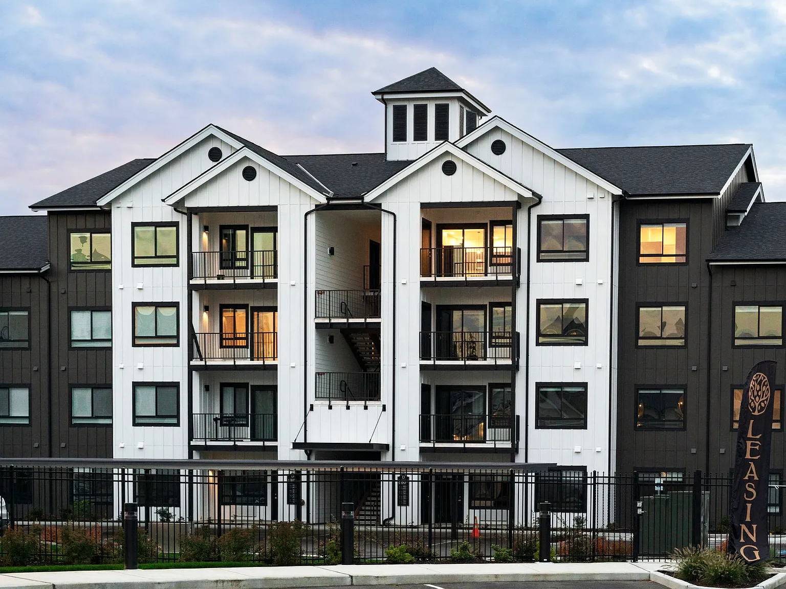Karlo Lacey Apartments — Photo 3