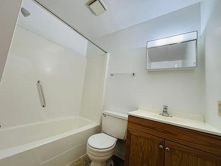 207 Wharton St SE #4 — Photo 8